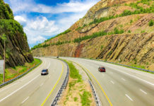 Licitaţia pentru proiectarea Autostrăzii Braşov – Bacău, suspendată în ziua depunerii ofertelor. Nicio firmă nu vrea să termine documentația tehnică