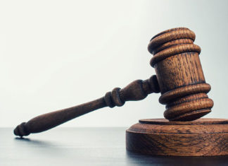 Deși a fost iertat de prima instanță, un șofer beat ajunge în pușcările pentru că și-a omorât doi prieteni