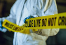 Un polițist din Bacău suspendat din funcție după ce a fost arestat pentru fapte de corupție s-a împușcat cu arma personală