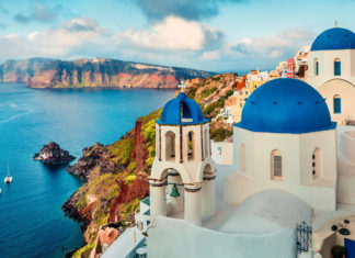 Persoanele care călătoresc în Grecia vor avea nevoie, începând de luni, de un test rapid sau PCR negativ pentru a intra în țară