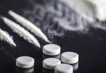 DIICOT a reținut două persoane pentru trafic de cocaină. Inculpații vindeau drogurile în mai multe baruri și cluburi din Bacău